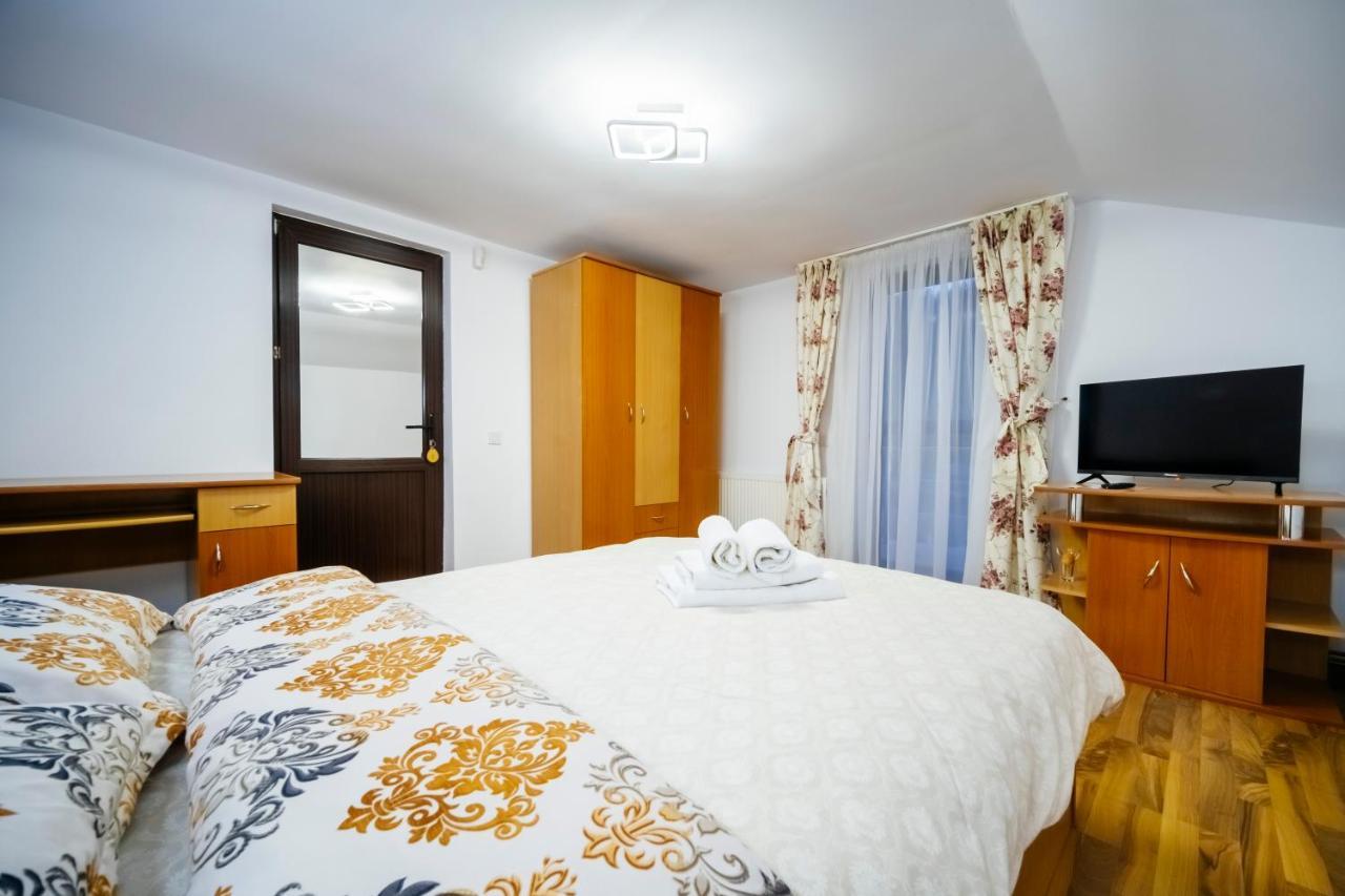 Villa Casa Valeria Voronet Esterno foto