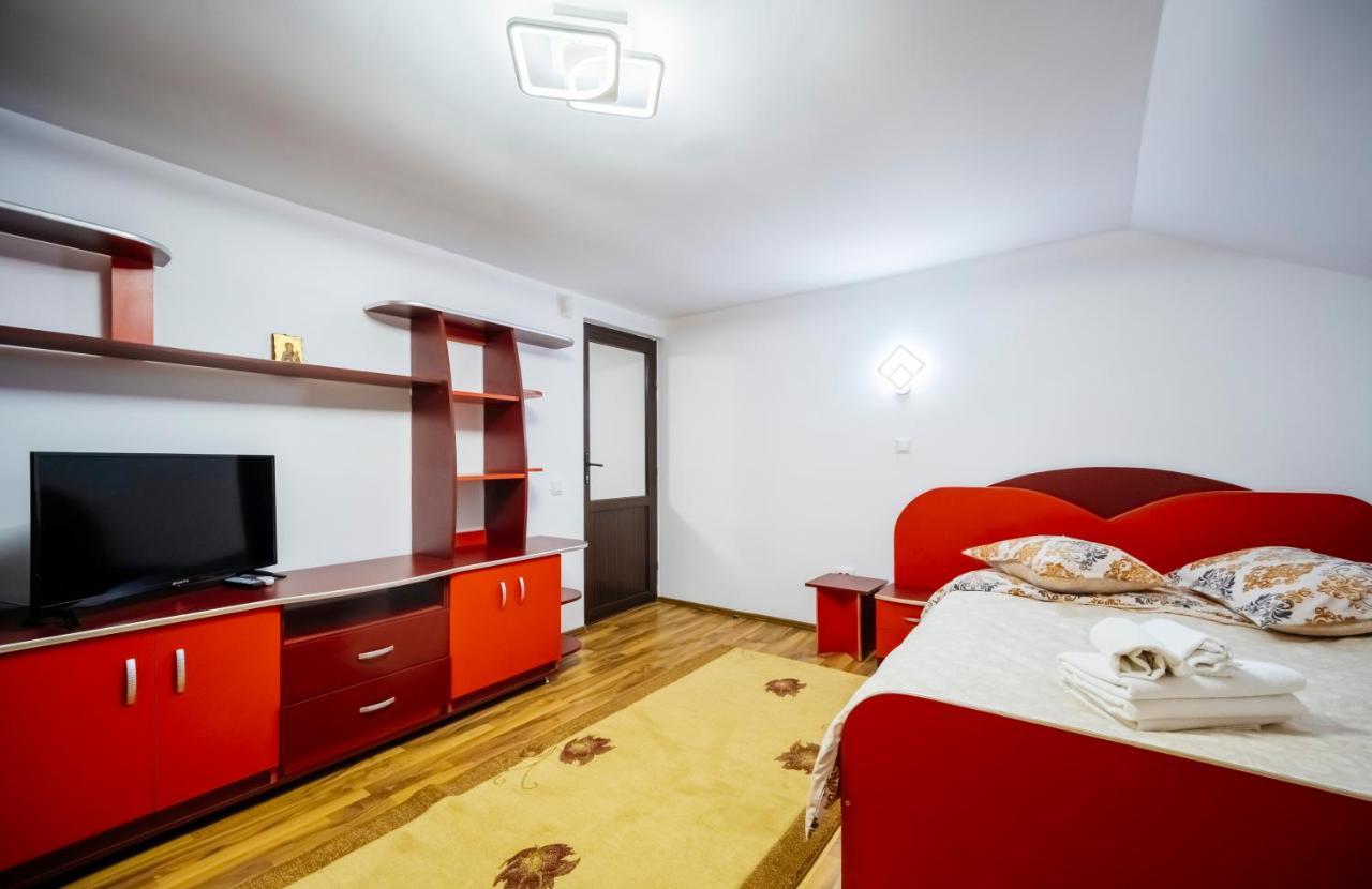 Villa Casa Valeria Voronet Esterno foto