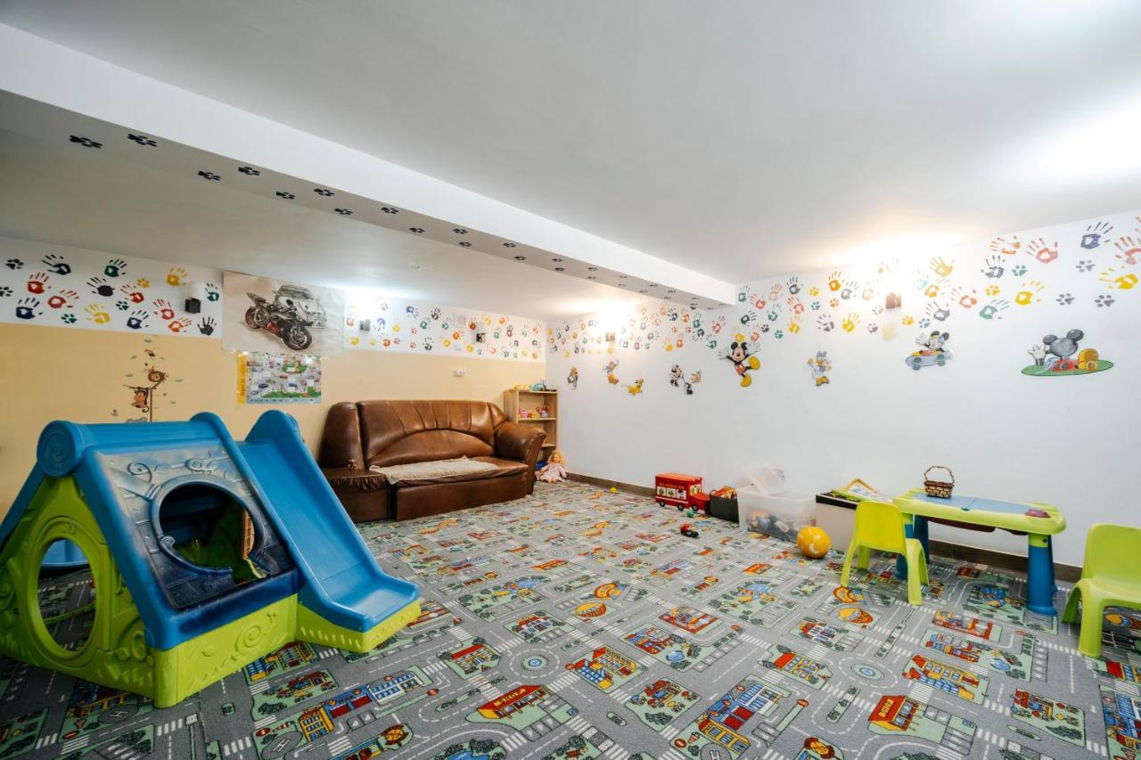 Villa Casa Valeria Voronet Esterno foto